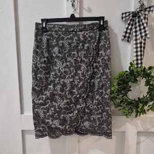 Donna Karan Black and Gray Patterned Pencil Skirt